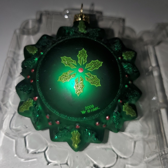 Hallmark 2009 The Winter Wreath Boxed Glass Ornament Cardinal Bird - Picture 4 of 7